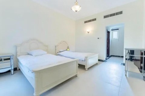 Вилла с 4 спальнями в Jumeirah Islands, ОАЭ №102938 9