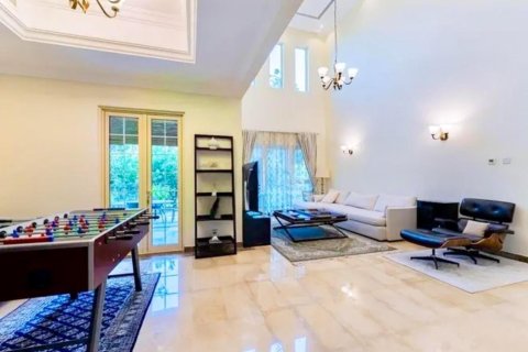 Вилла с 4 спальнями в Jumeirah Islands, ОАЭ №102938 4