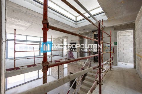 6 bedrooms Villa in Abu Dhabi, UAE No. 83279 10