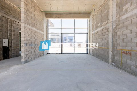 6 bedrooms Villa in Abu Dhabi, UAE No. 83279 2