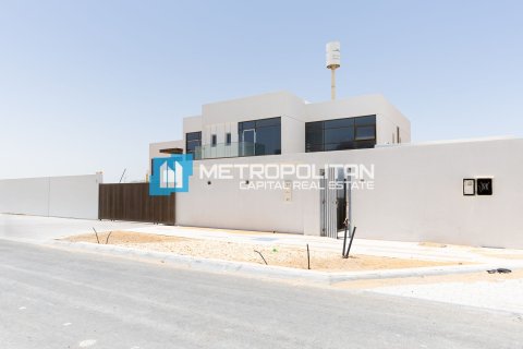 6 bedrooms Villa in Abu Dhabi, UAE No. 83279 22