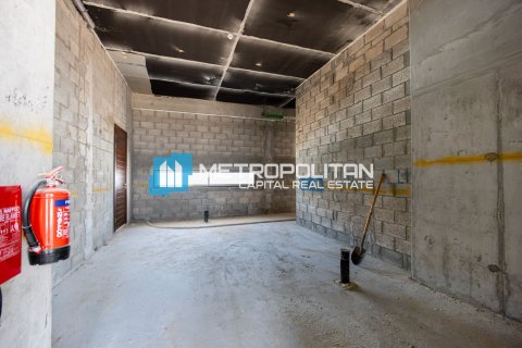 6 bedrooms Villa in Abu Dhabi, UAE No. 83279 12