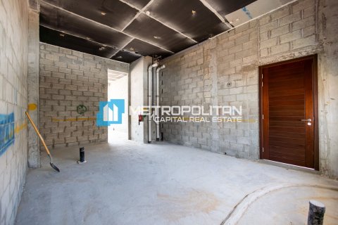 6 bedrooms Villa in Abu Dhabi, UAE No. 83279 15