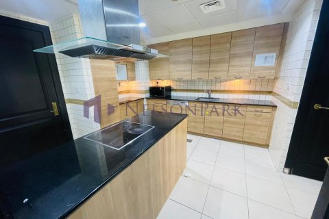 3 bedrooms Apartment in Doha, Qatar No. 57852 5