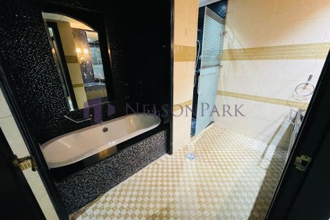 3 bedrooms Apartment in Doha, Qatar No. 57852 11