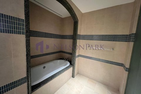 2 bedrooms Apartment in Doha, Qatar No. 57855 11