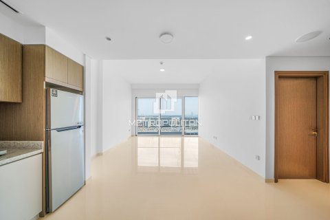 Квартира с 1 спальней в EMAAR Beachfront, ОАЭ №77876 5