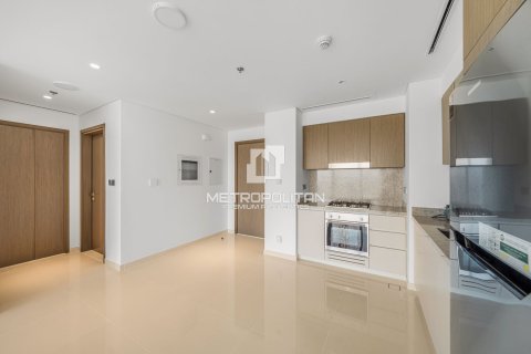 Квартира с 1 спальней в EMAAR Beachfront, ОАЭ №77876 2
