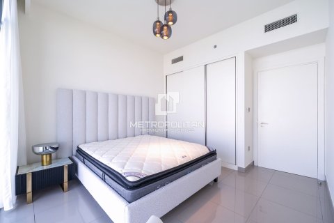 Квартира с 2 спальнями в EMAAR Beachfront, ОАЭ №77847 12