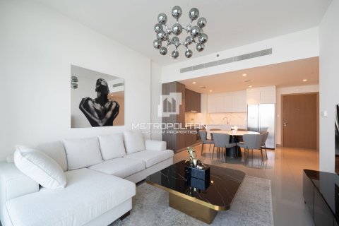 Квартира с 2 спальнями в EMAAR Beachfront, ОАЭ №77847 4