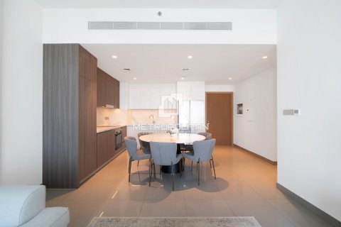 Квартира с 2 спальнями в EMAAR Beachfront, ОАЭ №77847 10