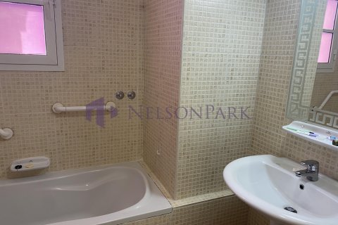 4 bedrooms Villa in Doha, Qatar No. 58217 5