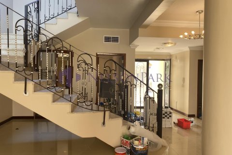 4 bedrooms Villa in Doha, Qatar No. 58217 2