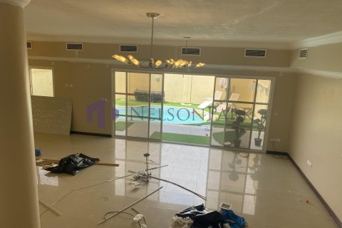 4 bedrooms Villa in Doha, Qatar No. 58217 8
