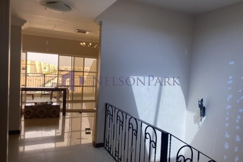 4 bedrooms Villa in Doha, Qatar No. 58217 3
