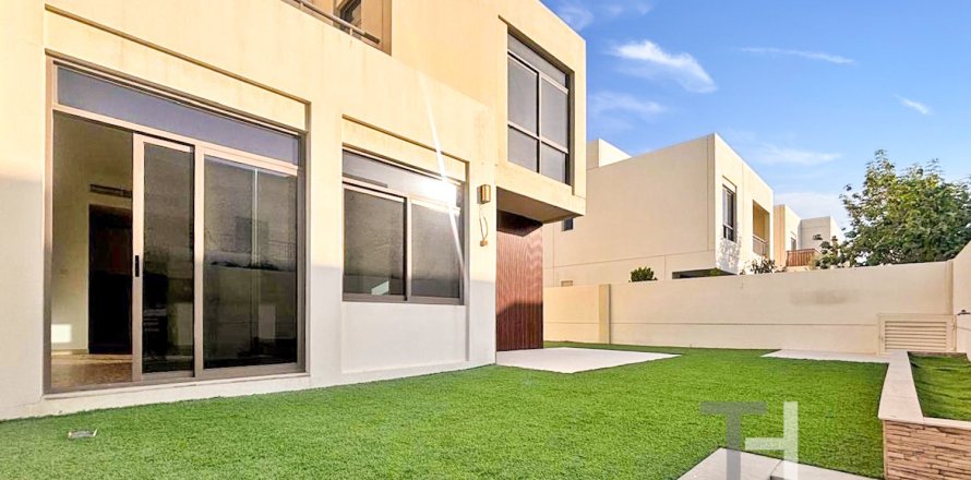 4 bedrooms Townhouse in Noor Townhouses, UAE No. 76417