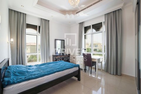 Villa de 6 chambres à Hacienda, UAE No. 84632 14