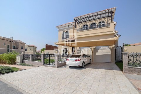 Villa de 6 chambres à Hacienda, UAE No. 84632 11