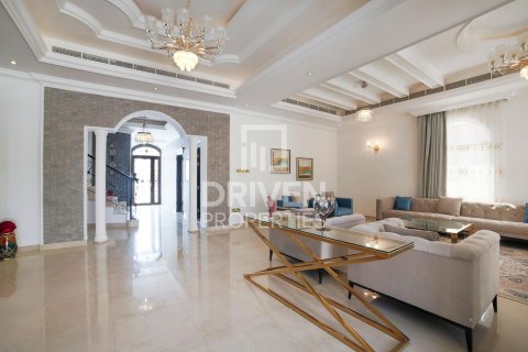 Villa de 6 chambres à Hacienda, UAE No. 84632 4