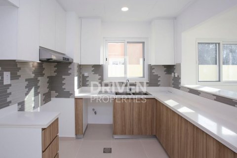 Таунхаус с 4 спальнями в Villanova, ОАЭ №84631 7