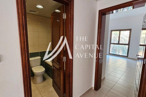 Villa de 4 dormitorios en Abu Dhabi Gate City, UAE No. 86652 12