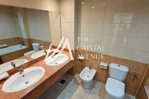 Villa de 4 dormitorios en Abu Dhabi Gate City, UAE No. 86652 16