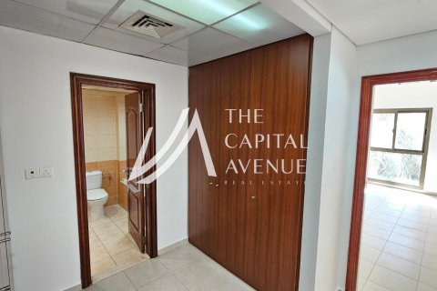 Villa de 4 dormitorios en Abu Dhabi Gate City, UAE No. 86652 14
