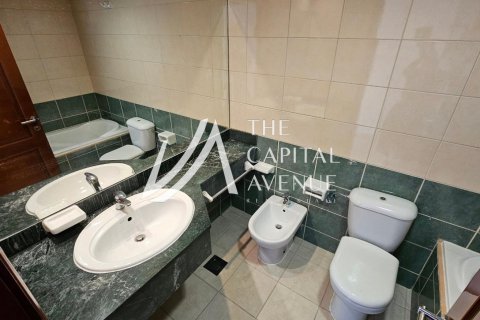 Villa de 4 dormitorios en Abu Dhabi Gate City, UAE No. 86652 15
