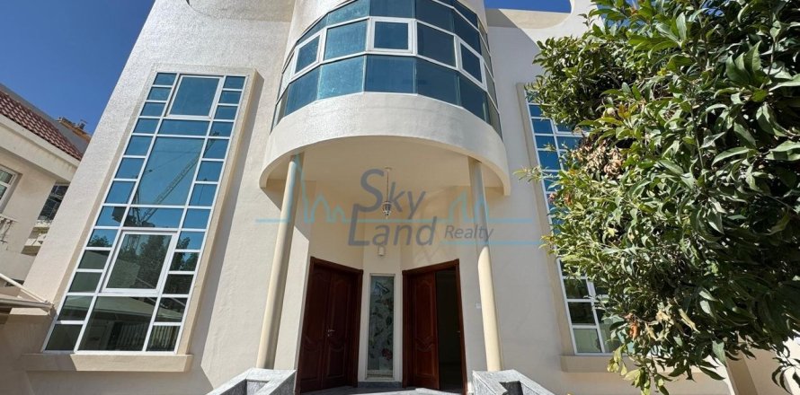 Villa de 5 dormitorios en Jumeirah, UAE No. 82723