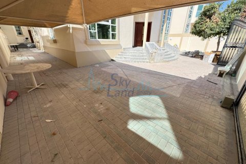 Villa de 5 dormitorios en Jumeirah, UAE No. 82723 4