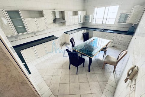 Villa de 5 dormitorios en Jumeirah, UAE No. 82723 21