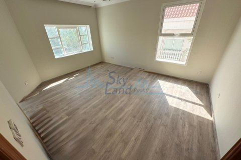 Villa de 5 dormitorios en Jumeirah, UAE No. 82723 9