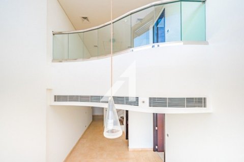 2 bedrooms Apartment in Dubai, UAE No. 97484 12