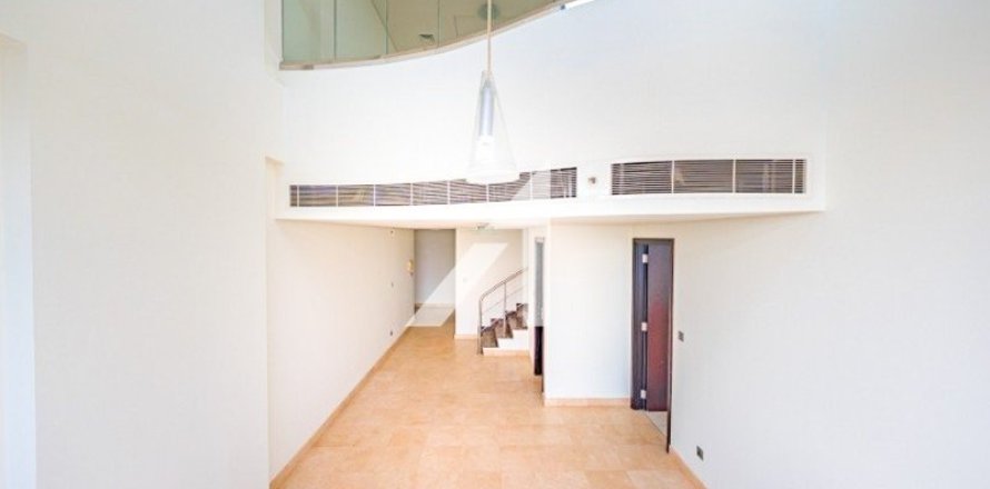 2 bedrooms Apartment in Dubai, UAE No. 97484
