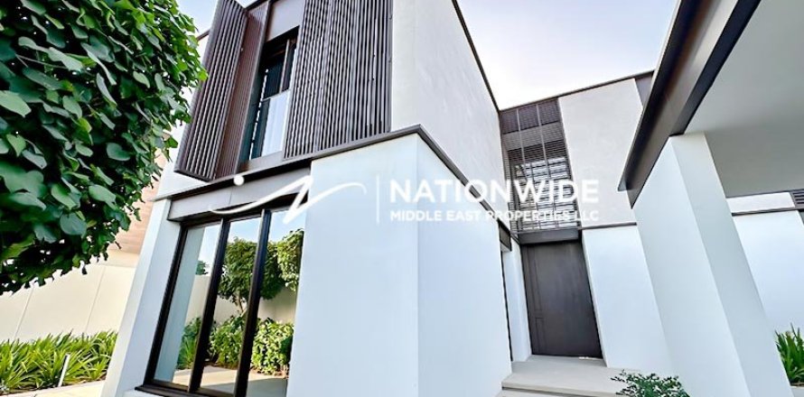 Villa de 5 chambres à Abu Dhabi, UAE No. 91779