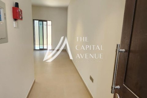 2 bedrooms Townhouse in Khalifa City, UAE No. 86427 17