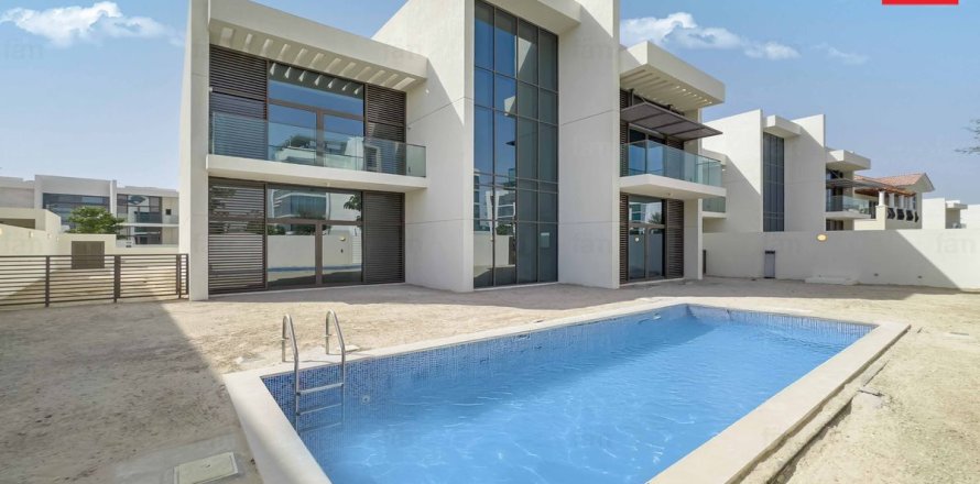 Villa de 5 chambres à Dubai, UAE No. 100042