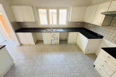Villa de 3 dormitorios en Umm Suqeim, UAE No. 102965 7