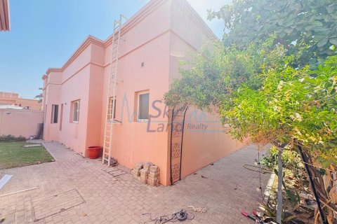 Villa de 3 dormitorios en Umm Suqeim, UAE No. 102965 22