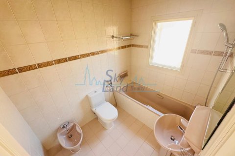 Villa de 3 dormitorios en Umm Suqeim, UAE No. 102965 28