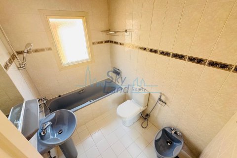 Villa de 3 dormitorios en Umm Suqeim, UAE No. 102965 25