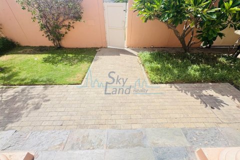Villa de 3 dormitorios en Umm Suqeim, UAE No. 102965 15