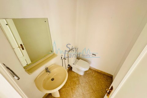 Villa de 3 dormitorios en Umm Suqeim, UAE No. 102965 12