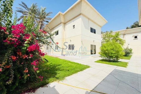 Villa de 5 dormitorios en Jumeirah, UAE No. 102963 2