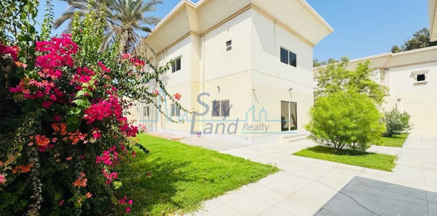 Villa de 5 chambres à Jumeirah, UAE No. 102963