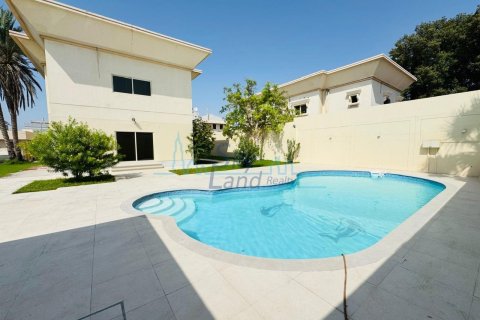 Villa de 5 dormitorios en Jumeirah, UAE No. 102963 3