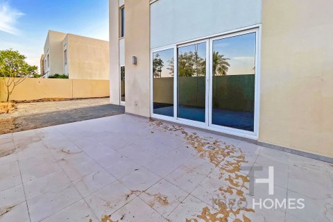 3 bedrooms Apartment in Dubai, UAE No. 76433 2