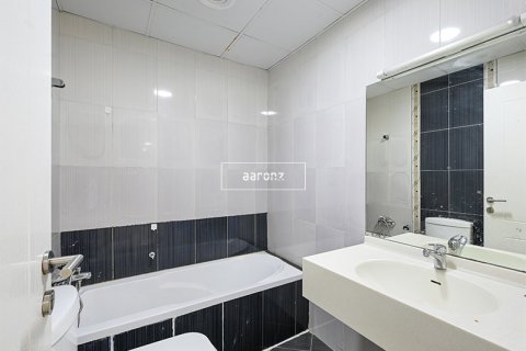 3 bedrooms Apartment  No. 106830 12