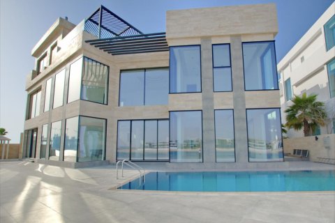 Villa de 6 dormitorios en Palm Jumeirah, UAE No. 102932 1