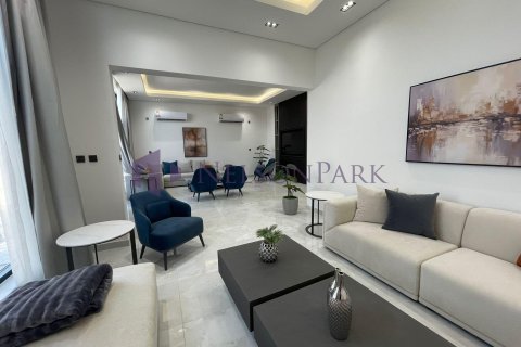 6 bedrooms Villa in Doha, Qatar No. 58179 3